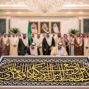 Certified Kiswa Kabah for Home Decor. It Is a Kabah Belt Hizam, 3 Meter × 1 Meter Long. This Hole Kabah Kiswah Piece Will Come With Certificate. Make Your Wall Bright With Kiswa Belt Hizam.